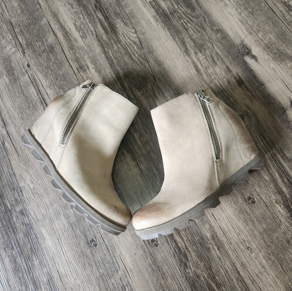 Sorel Joan Of Arctic Leather Wedge Zip Tan Ankle Booties with Chunky Sole - Picture 4 of 7